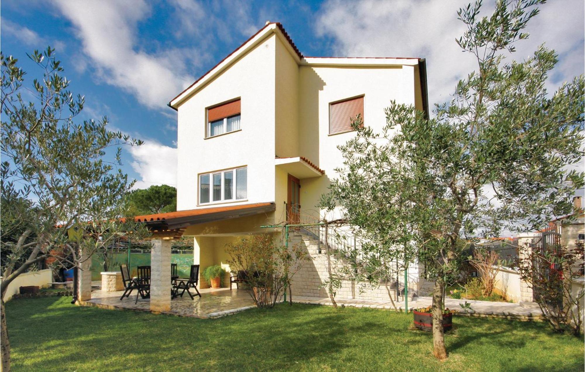 Awesome Apartment In Pula With Wifi Exteriör bild